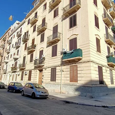 Mr White's House Palermo